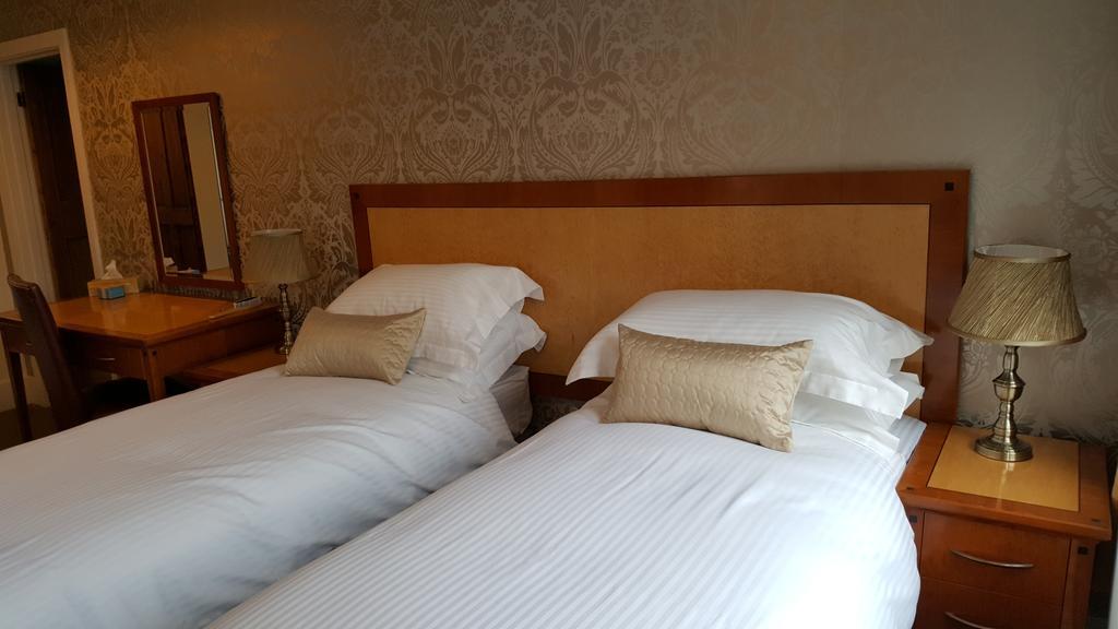 Sadlers Guest House Уокингем Экстерьер фото